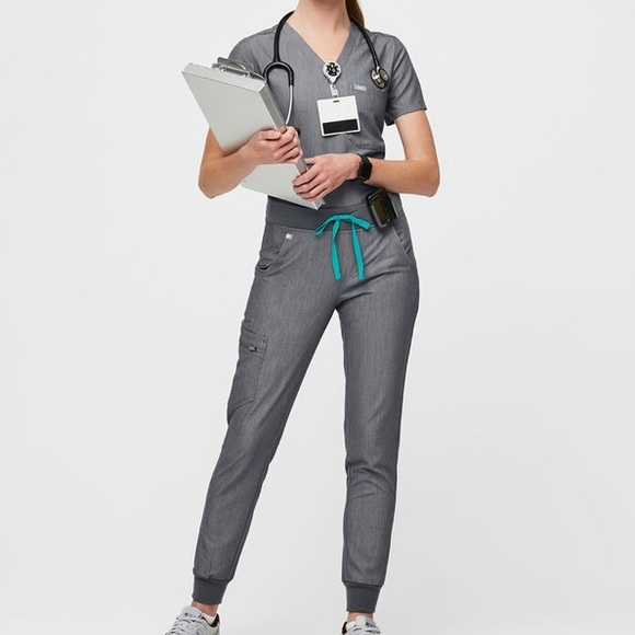 Figs Graphite XS Catarina Scrub Top & XS Zamora High-Waisted Jogger - Picture 1 of 7